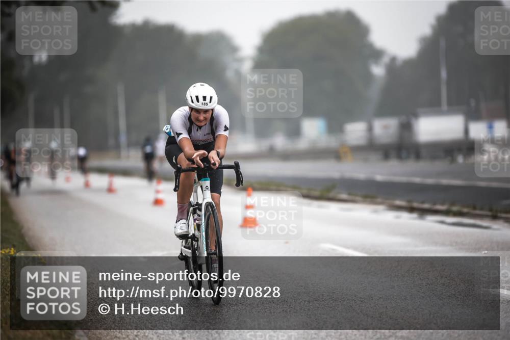 16.08.2026 - KN Förde Triathlon 2026 H.Heesch http://msf.ph/oto/9970828 16.08.2026 09:55:58 Radfahren 131, 216, 226 meine-sportfotos.de