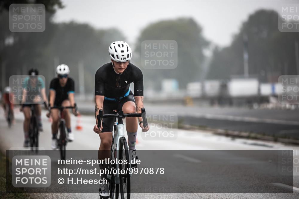 16.08.2026 - KN Förde Triathlon 2026 H.Heesch http://msf.ph/oto/9970878 16.08.2026 09:56:08 Radfahren 197, 202, 229 meine-sportfotos.de