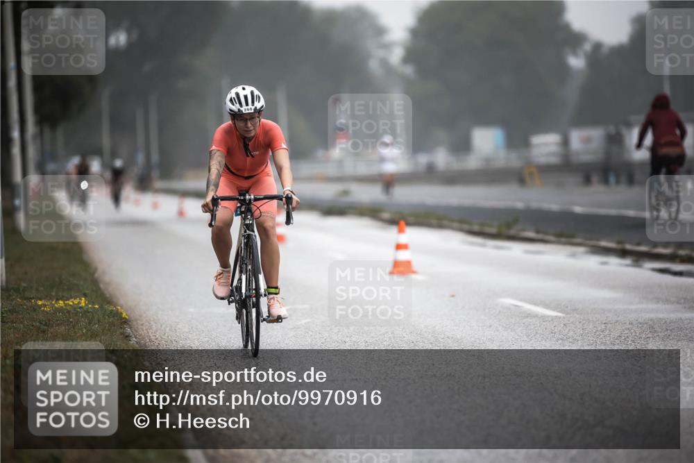 16.08.2026 - KN Förde Triathlon 2026 H.Heesch http://msf.ph/oto/9970916 16.08.2026 09:56:14 Radfahren 195, 197, 229, 254, 260, 805 meine-sportfotos.de