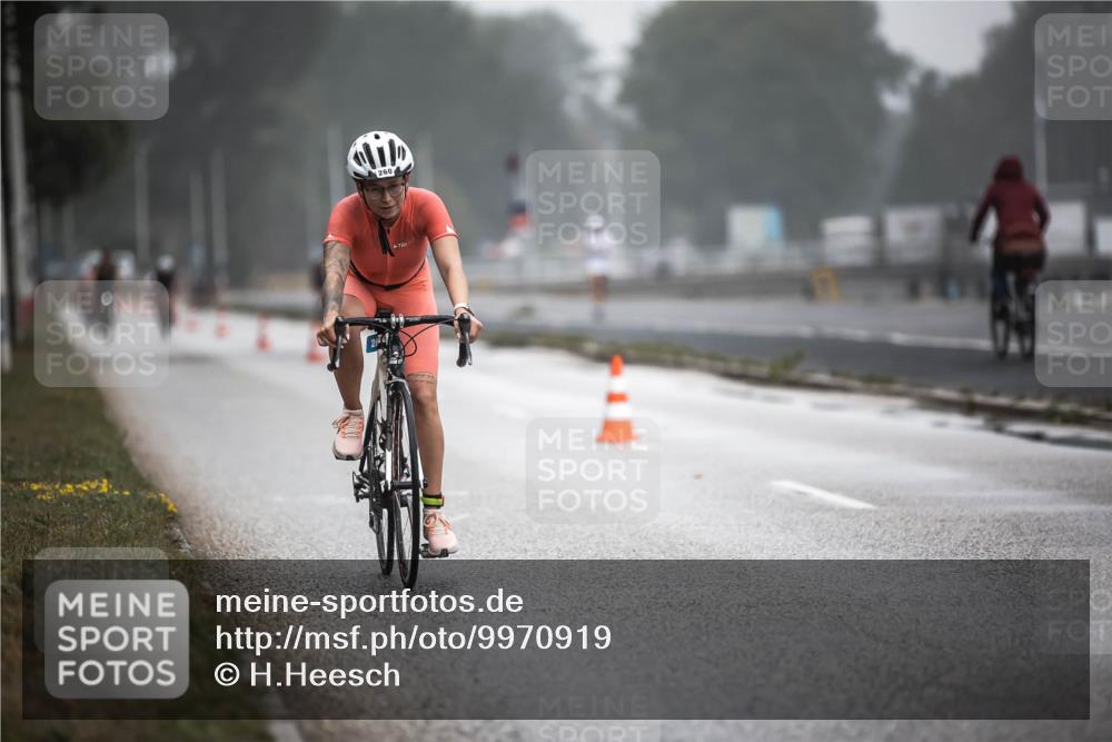 16.08.2026 - KN Förde Triathlon 2026 H.Heesch http://msf.ph/oto/9970919 16.08.2026 09:56:14 Radfahren 195, 197, 229, 254, 260, 805 meine-sportfotos.de