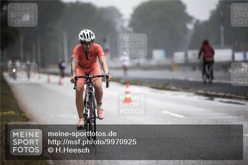 16.08.2026 - KN Förde Triathlon 2026 H.Heesch http://msf.ph/oto/9970925 16.08.2026 09:56:14 Radfahren 195, 197, 229, 254, 260, 805 meine-sportfotos.de