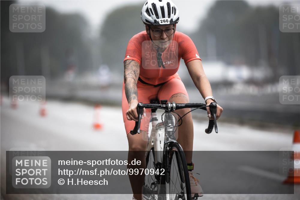 16.08.2026 - KN Förde Triathlon 2026 H.Heesch http://msf.ph/oto/9970942 16.08.2026 09:56:16 Radfahren 195, 254, 260, 805 meine-sportfotos.de
