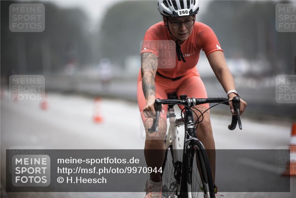 16.08.2026 - KN Förde Triathlon 2026 H.Heesch http://msf.ph/oto/9970944 16.08.2026 09:56:16 Radfahren 195, 254, 260, 805 meine-sportfotos.de