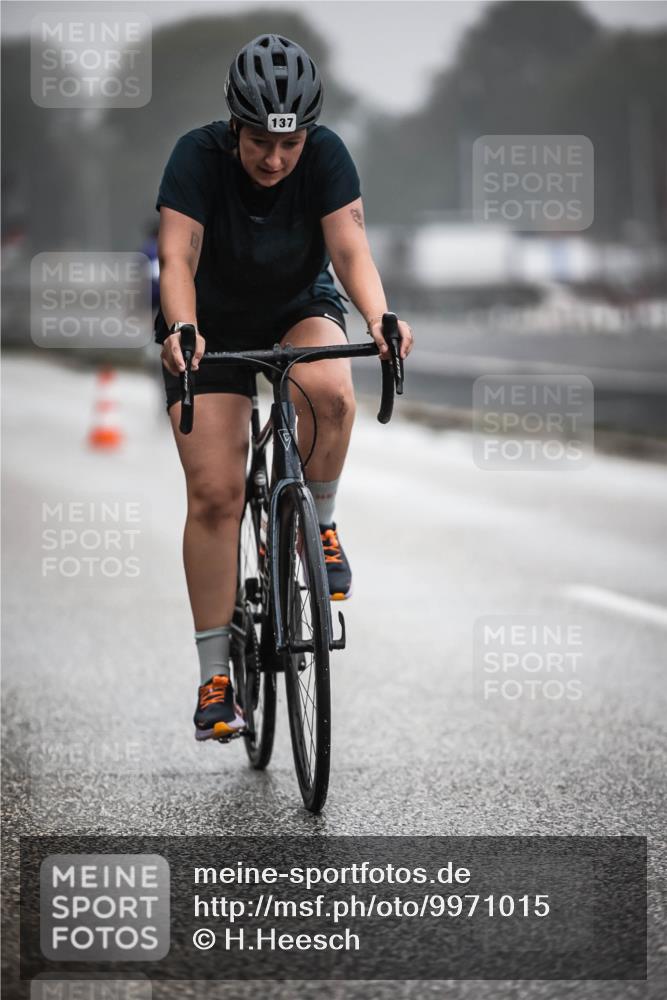 16.08.2026 - KN Förde Triathlon 2026 H.Heesch http://msf.ph/oto/9971015 16.08.2026 09:56:33 Radfahren 108, 137 meine-sportfotos.de