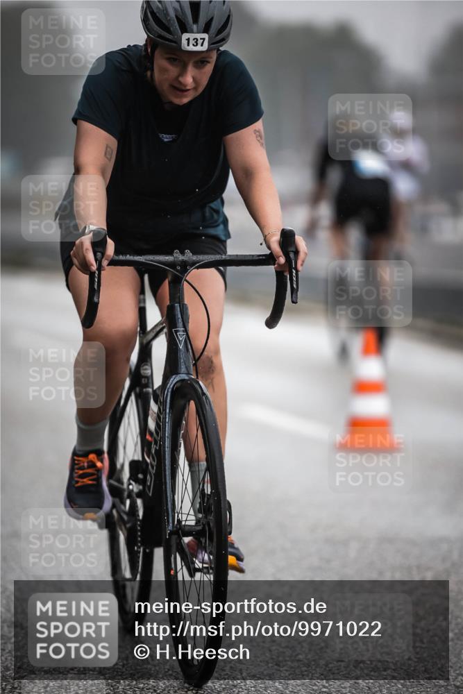 16.08.2026 - KN Förde Triathlon 2026 H.Heesch http://msf.ph/oto/9971022 16.08.2026 09:56:34 Radfahren 108, 137 meine-sportfotos.de