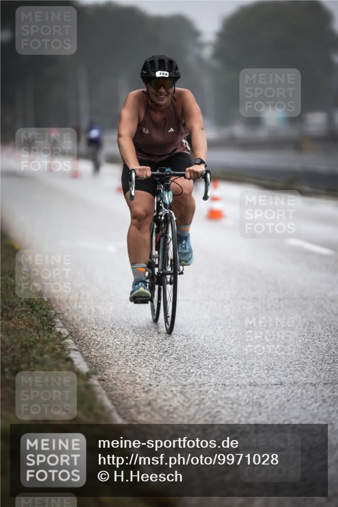 16.08.2026 - KN Förde Triathlon 2026 H.Heesch http://msf.ph/oto/9971028 16.08.2026 09:56:37 Radfahren 137, 175 meine-sportfotos.de