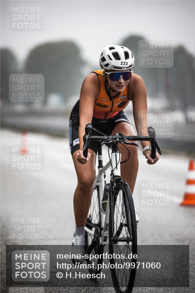 16.08.2026 - KN Förde Triathlon 2026 H.Heesch http://msf.ph/oto/9971060 16.08.2026 09:56:55 Radfahren 145, 153, 222 meine-sportfotos.de