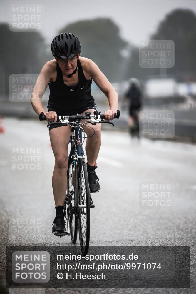 16.08.2026 - KN Förde Triathlon 2026 H.Heesch http://msf.ph/oto/9971074 16.08.2026 09:57:01 Radfahren 145, 213, 215 meine-sportfotos.de