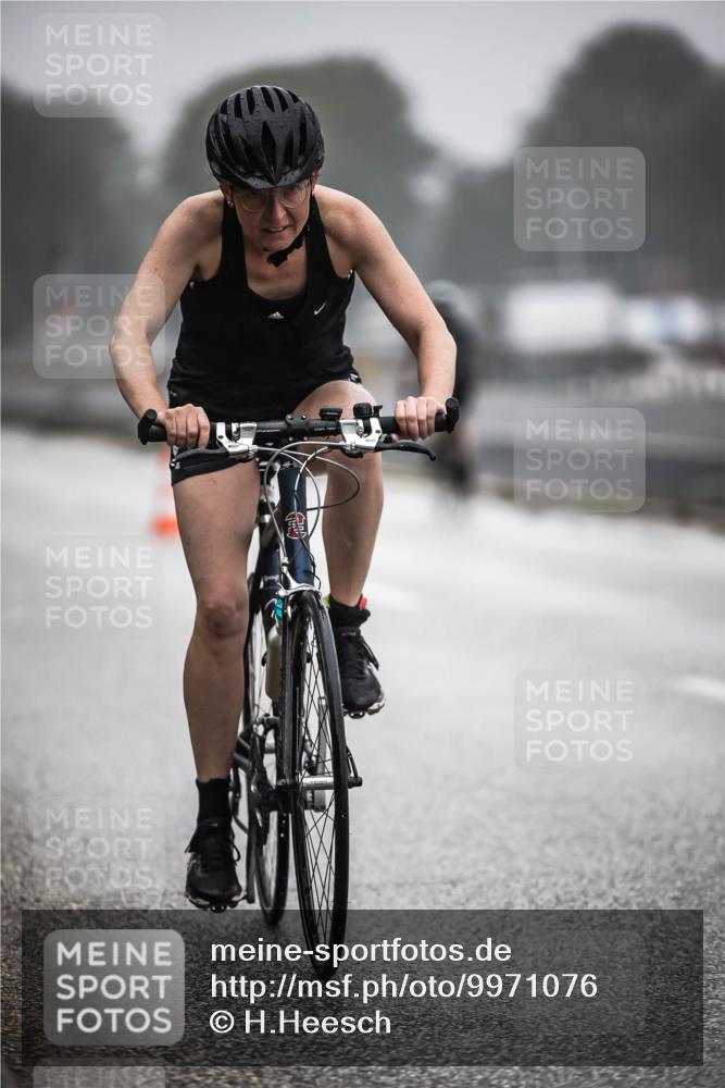 16.08.2026 - KN Förde Triathlon 2026 H.Heesch http://msf.ph/oto/9971076 16.08.2026 09:57:01 Radfahren 145, 213, 215 meine-sportfotos.de