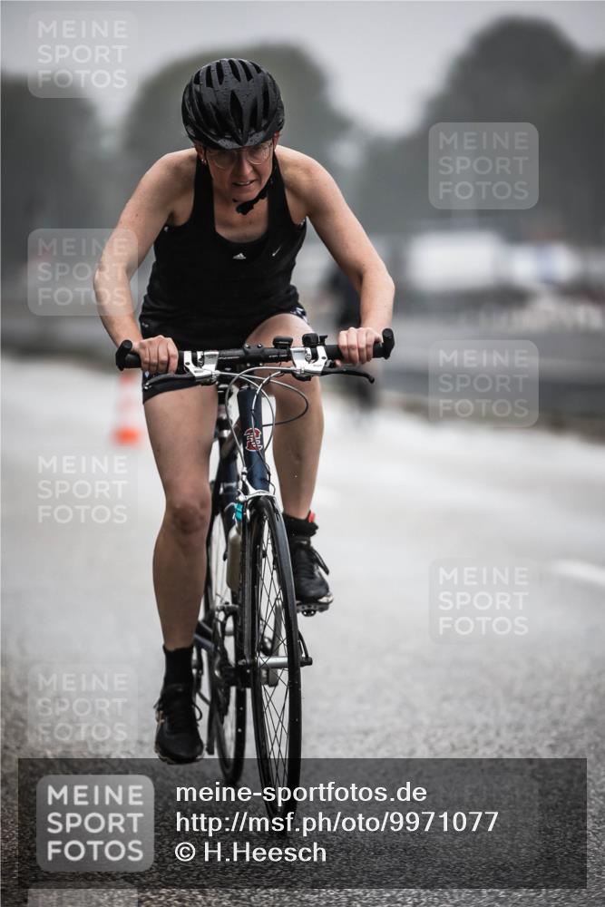 16.08.2026 - KN Förde Triathlon 2026 H.Heesch http://msf.ph/oto/9971077 16.08.2026 09:57:01 Radfahren 145, 213, 215 meine-sportfotos.de