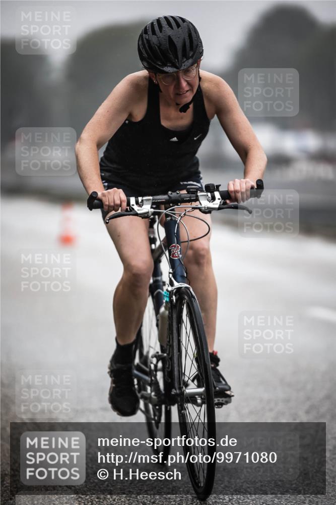 16.08.2026 - KN Förde Triathlon 2026 H.Heesch http://msf.ph/oto/9971080 16.08.2026 09:57:01 Radfahren 145, 213, 215 meine-sportfotos.de