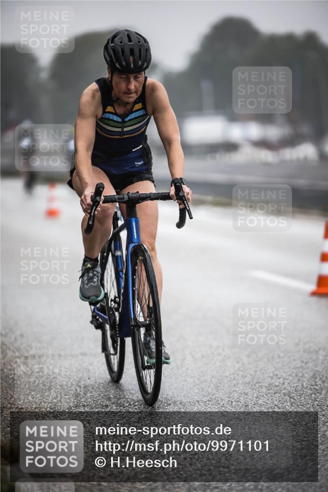 16.08.2026 - KN Förde Triathlon 2026 H.Heesch http://msf.ph/oto/9971101 16.08.2026 09:57:23 Radfahren 124, 182 meine-sportfotos.de