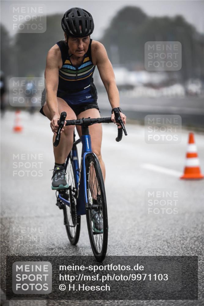 16.08.2026 - KN Förde Triathlon 2026 H.Heesch http://msf.ph/oto/9971103 16.08.2026 09:57:23 Radfahren 124, 182 meine-sportfotos.de