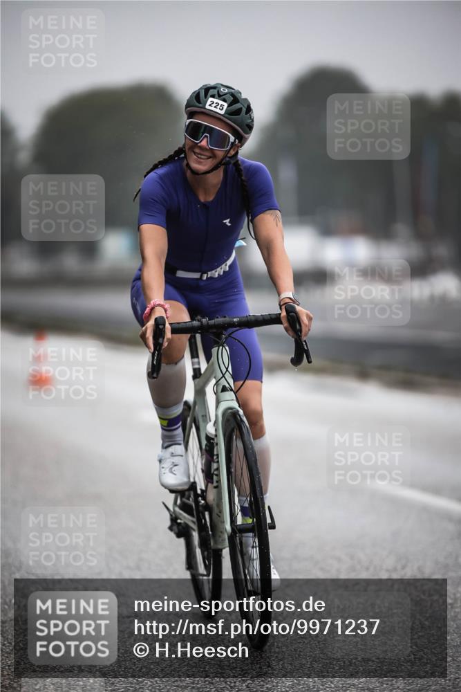 16.08.2026 - KN Förde Triathlon 2026 H.Heesch http://msf.ph/oto/9971237 16.08.2026 09:58:56 Radfahren 138, 156, 174, 254, 265 meine-sportfotos.de