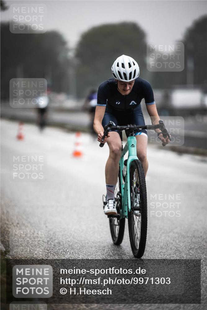 16.08.2026 - KN Förde Triathlon 2026 H.Heesch http://msf.ph/oto/9971303 16.08.2026 09:59:22 Radfahren 201, 268 meine-sportfotos.de