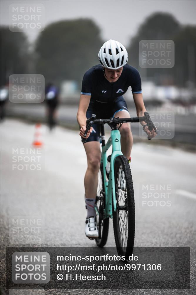 16.08.2026 - KN Förde Triathlon 2026 H.Heesch http://msf.ph/oto/9971306 16.08.2026 09:59:22 Radfahren 201, 268 meine-sportfotos.de