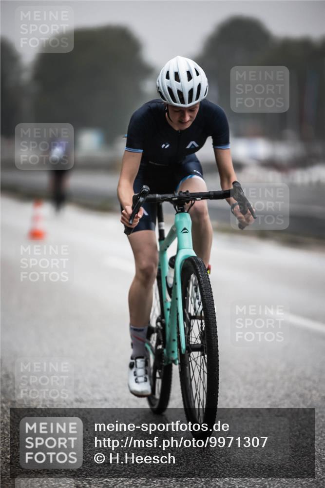 16.08.2026 - KN Förde Triathlon 2026 H.Heesch http://msf.ph/oto/9971307 16.08.2026 09:59:22 Radfahren 201, 268 meine-sportfotos.de