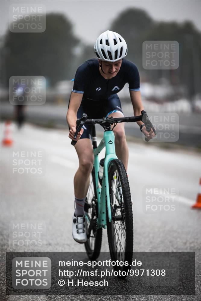 16.08.2026 - KN Förde Triathlon 2026 H.Heesch http://msf.ph/oto/9971308 16.08.2026 09:59:22 Radfahren 201, 268 meine-sportfotos.de