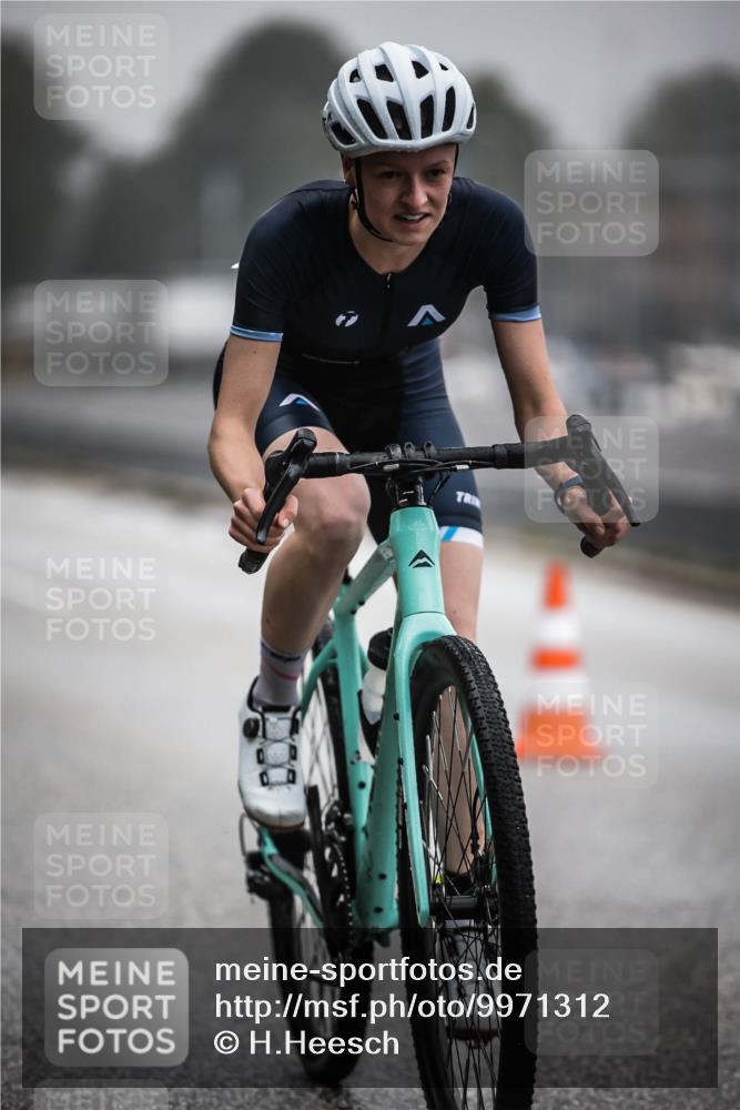 16.08.2026 - KN Förde Triathlon 2026 H.Heesch http://msf.ph/oto/9971312 16.08.2026 09:59:22 Radfahren 201, 268 meine-sportfotos.de