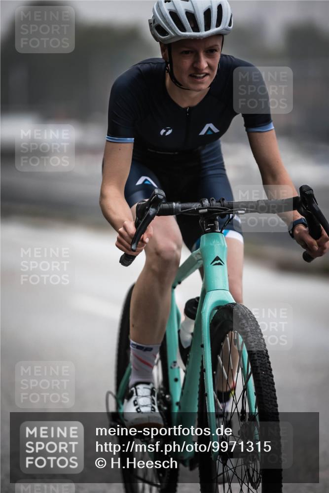 16.08.2026 - KN Förde Triathlon 2026 H.Heesch http://msf.ph/oto/9971315 16.08.2026 09:59:22 Radfahren 201, 268 meine-sportfotos.de