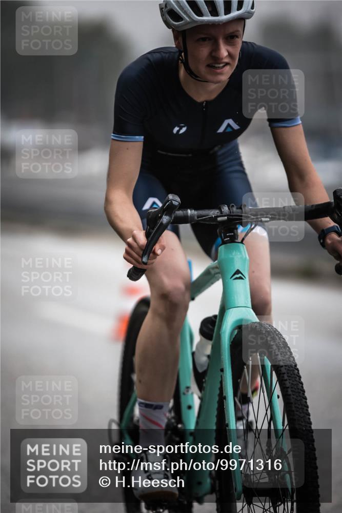 16.08.2026 - KN Förde Triathlon 2026 H.Heesch http://msf.ph/oto/9971316 16.08.2026 09:59:22 Radfahren 201, 268 meine-sportfotos.de