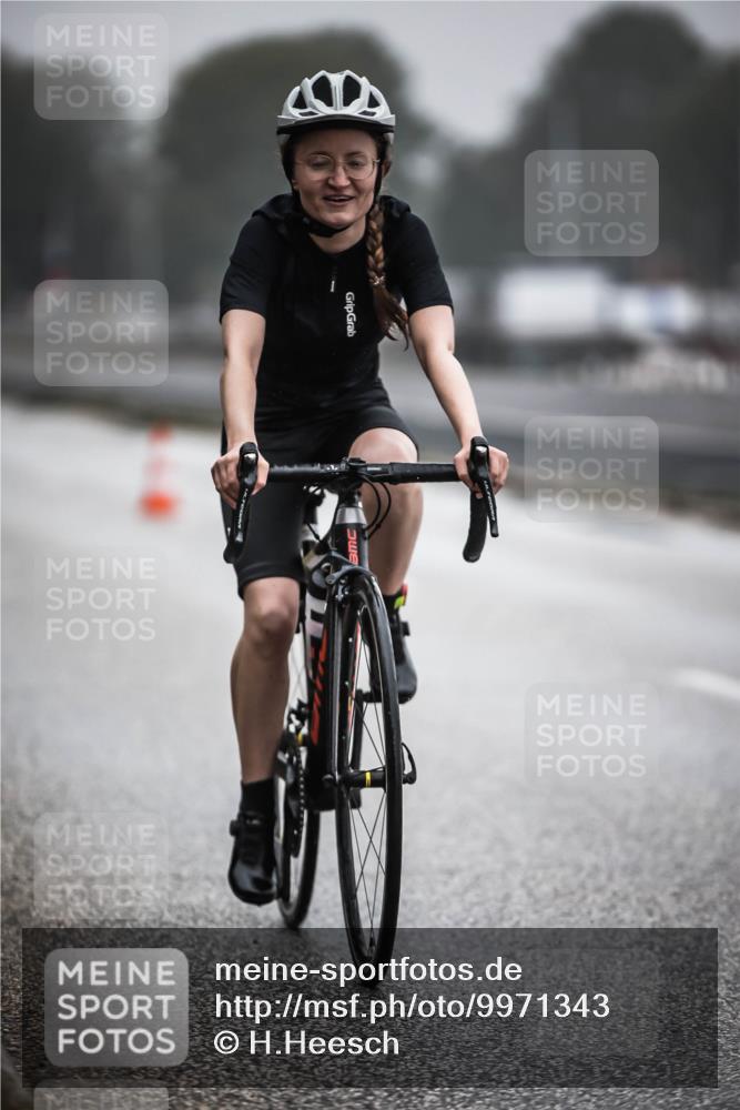 16.08.2026 - KN Förde Triathlon 2026 H.Heesch http://msf.ph/oto/9971343 16.08.2026 09:59:41 Radfahren 183, 263 meine-sportfotos.de