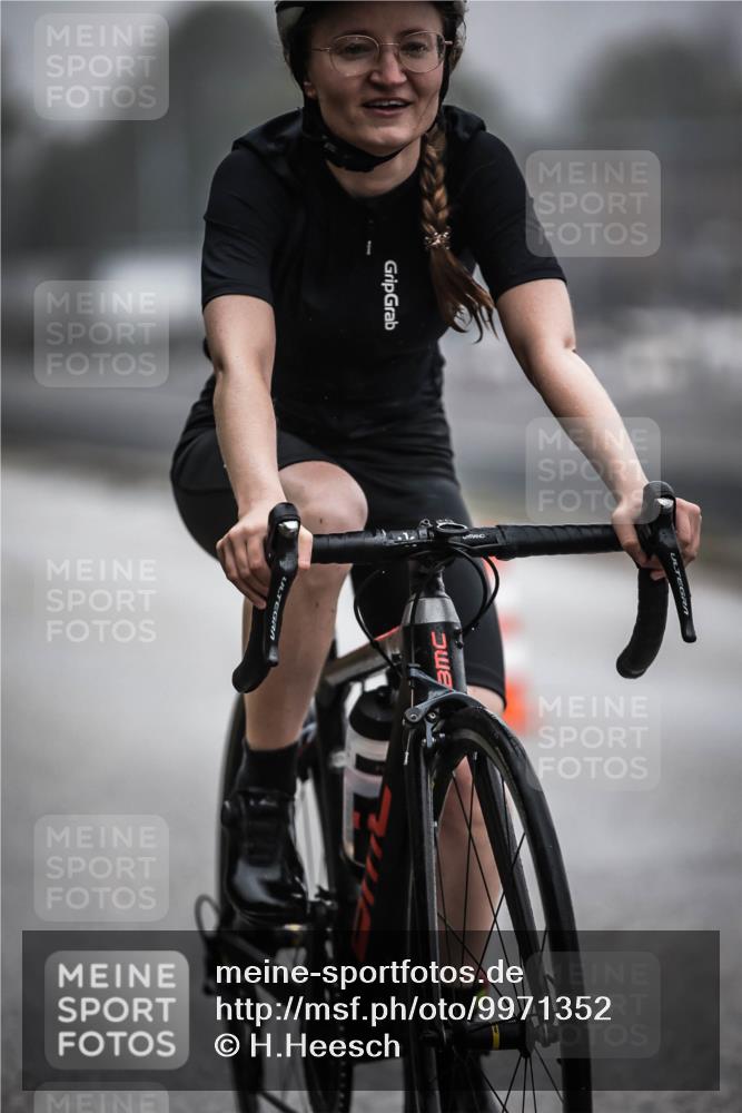 16.08.2026 - KN Förde Triathlon 2026 H.Heesch http://msf.ph/oto/9971352 16.08.2026 09:59:41 Radfahren 183, 263 meine-sportfotos.de