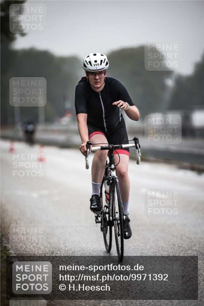 16.08.2026 - KN Förde Triathlon 2026 H.Heesch http://msf.ph/oto/9971392 16.08.2026 10:00:06 Radfahren 244, 250 meine-sportfotos.de