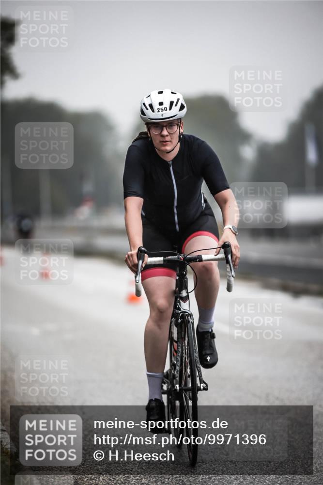 16.08.2026 - KN Förde Triathlon 2026 H.Heesch http://msf.ph/oto/9971396 16.08.2026 10:00:06 Radfahren 244, 250 meine-sportfotos.de