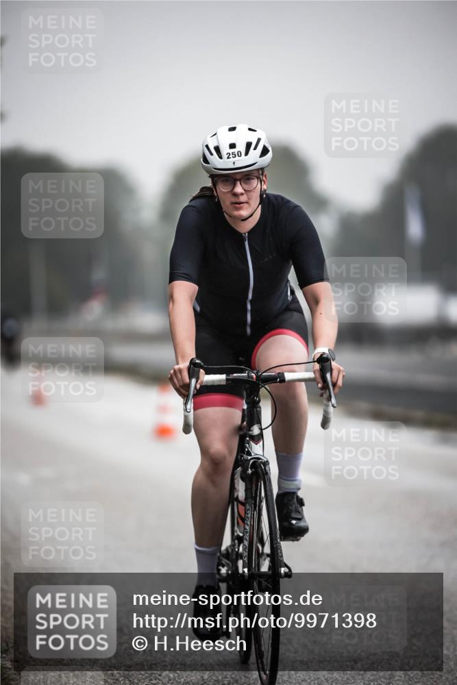 16.08.2026 - KN Förde Triathlon 2026 H.Heesch http://msf.ph/oto/9971398 16.08.2026 10:00:06 Radfahren 244, 250 meine-sportfotos.de