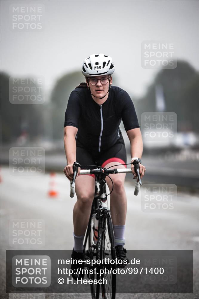 16.08.2026 - KN Förde Triathlon 2026 H.Heesch http://msf.ph/oto/9971400 16.08.2026 10:00:06 Radfahren 244, 250 meine-sportfotos.de