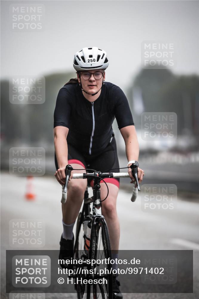16.08.2026 - KN Förde Triathlon 2026 H.Heesch http://msf.ph/oto/9971402 16.08.2026 10:00:06 Radfahren 244, 250 meine-sportfotos.de
