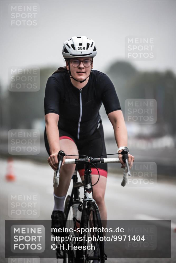 16.08.2026 - KN Förde Triathlon 2026 H.Heesch http://msf.ph/oto/9971404 16.08.2026 10:00:07 Radfahren 244, 250 meine-sportfotos.de