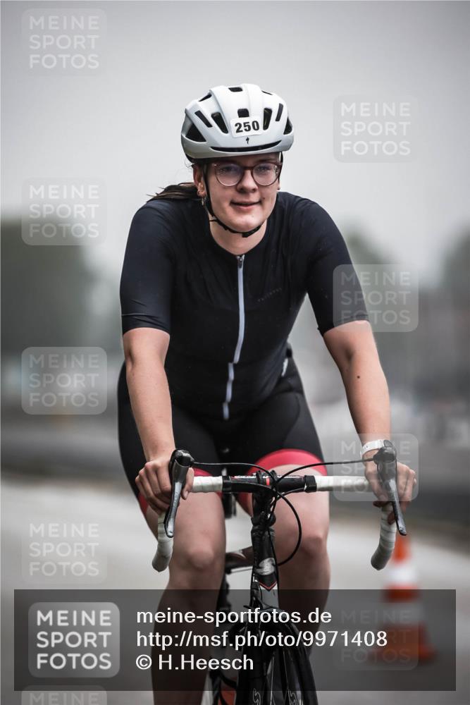 16.08.2026 - KN Förde Triathlon 2026 H.Heesch http://msf.ph/oto/9971408 16.08.2026 10:00:07 Radfahren 244, 250 meine-sportfotos.de
