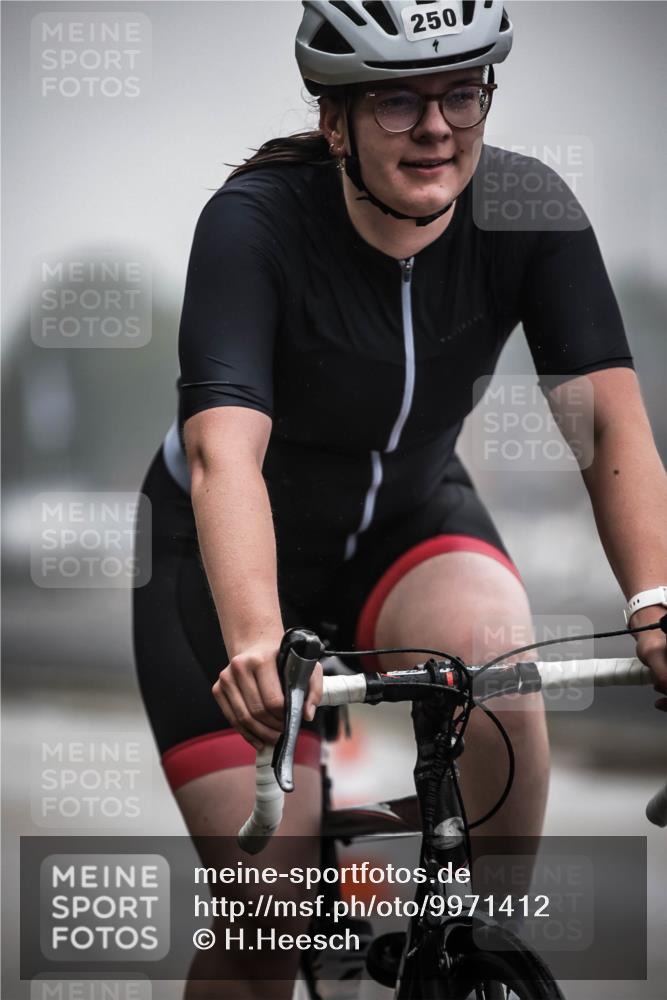 16.08.2026 - KN Förde Triathlon 2026 H.Heesch http://msf.ph/oto/9971412 16.08.2026 10:00:07 Radfahren 244, 250 meine-sportfotos.de