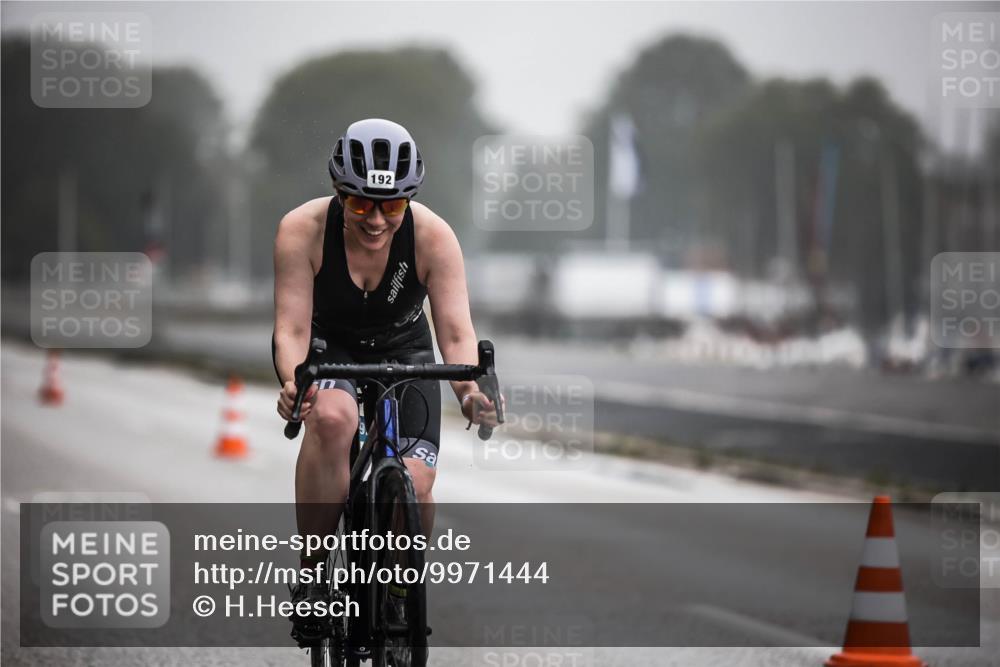 16.08.2026 - KN Förde Triathlon 2026 H.Heesch http://msf.ph/oto/9971444 16.08.2026 10:00:15 Radfahren 123, 215 meine-sportfotos.de