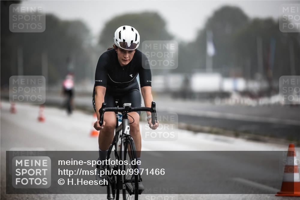 16.08.2026 - KN Förde Triathlon 2026 H.Heesch http://msf.ph/oto/9971466 16.08.2026 10:00:21 Radfahren 215, 267 meine-sportfotos.de