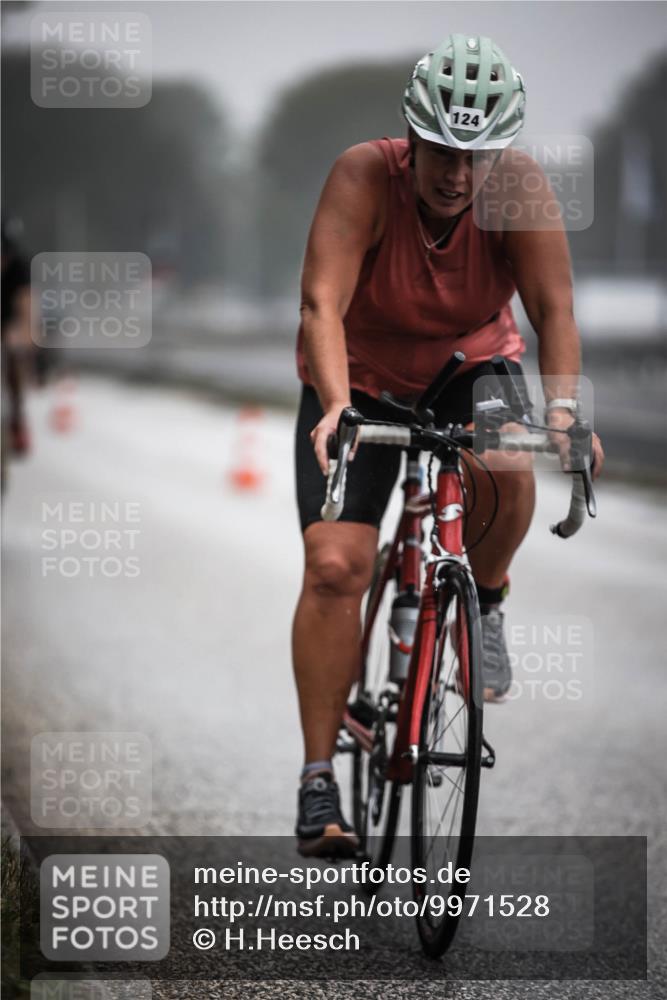 16.08.2026 - KN Förde Triathlon 2026 H.Heesch http://msf.ph/oto/9971528 16.08.2026 10:00:31 Radfahren 184 meine-sportfotos.de