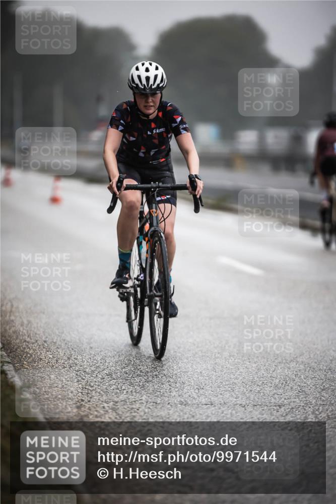 16.08.2026 - KN Förde Triathlon 2026 H.Heesch http://msf.ph/oto/9971544 16.08.2026 10:00:43 Radfahren 200, 242, 246, 248 meine-sportfotos.de