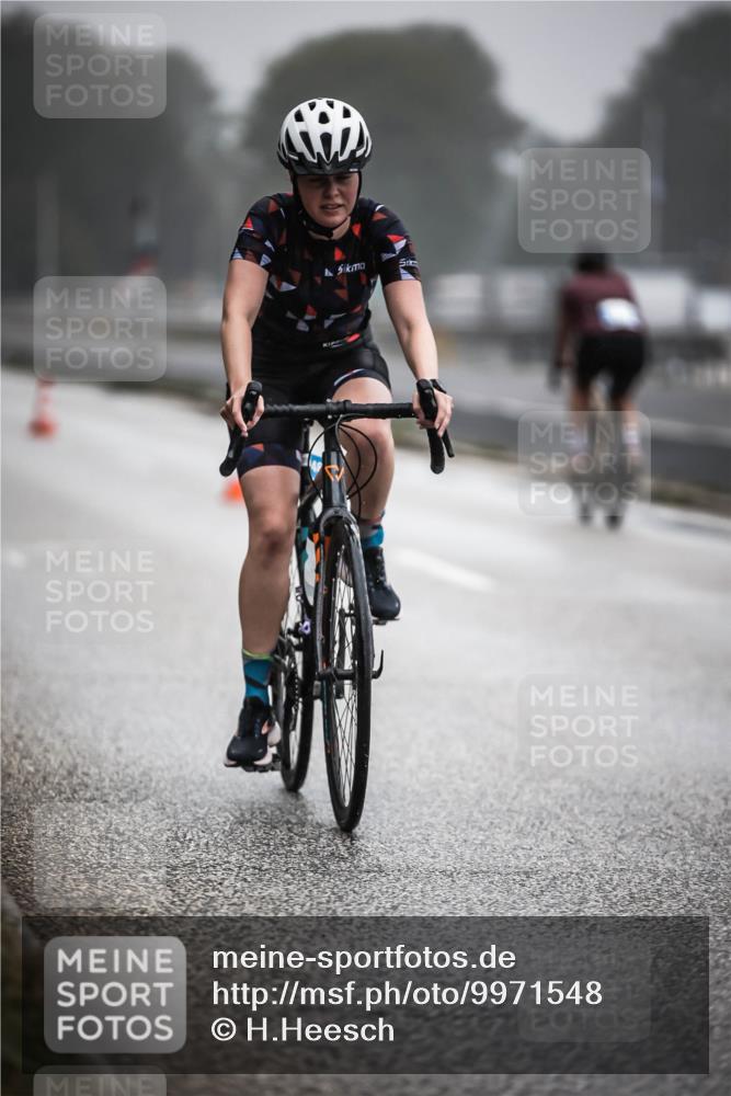 16.08.2026 - KN Förde Triathlon 2026 H.Heesch http://msf.ph/oto/9971548 16.08.2026 10:00:44 Radfahren 200, 242, 246, 248 meine-sportfotos.de
