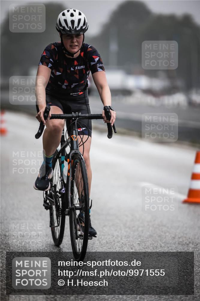 16.08.2026 - KN Förde Triathlon 2026 H.Heesch http://msf.ph/oto/9971555 16.08.2026 10:00:44 Radfahren 200, 242, 246, 248 meine-sportfotos.de
