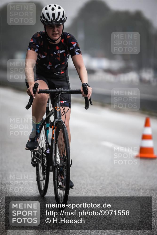 16.08.2026 - KN Förde Triathlon 2026 H.Heesch http://msf.ph/oto/9971556 16.08.2026 10:00:44 Radfahren 200, 242, 246, 248 meine-sportfotos.de