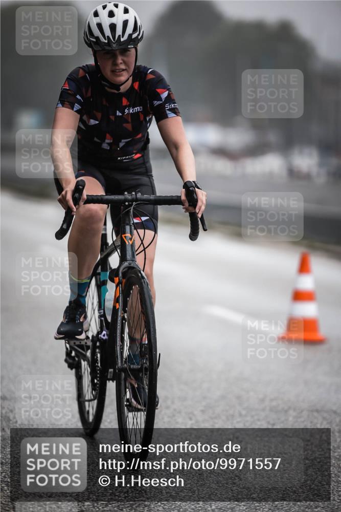 16.08.2026 - KN Förde Triathlon 2026 H.Heesch http://msf.ph/oto/9971557 16.08.2026 10:00:44 Radfahren 200, 242, 246, 248 meine-sportfotos.de