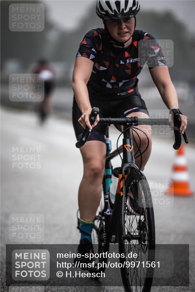 16.08.2026 - KN Förde Triathlon 2026 H.Heesch http://msf.ph/oto/9971561 16.08.2026 10:00:44 Radfahren 200, 242, 246, 248 meine-sportfotos.de