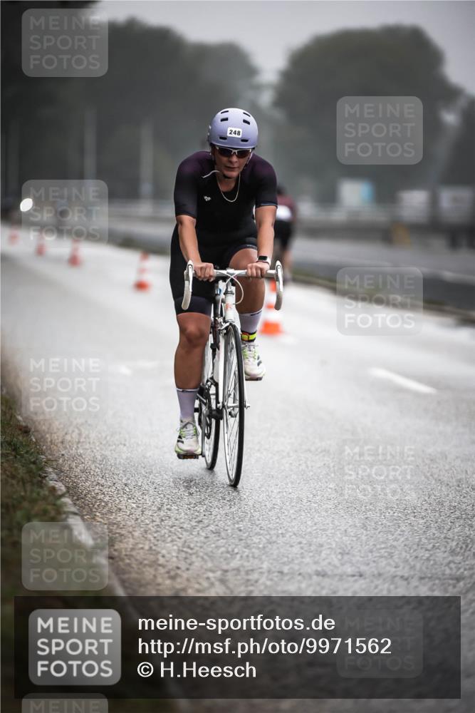 16.08.2026 - KN Förde Triathlon 2026 H.Heesch http://msf.ph/oto/9971562 16.08.2026 10:00:46 Radfahren 200, 242, 246, 248 meine-sportfotos.de