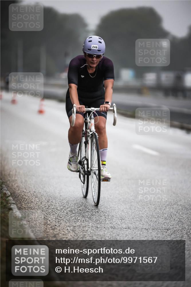 16.08.2026 - KN Förde Triathlon 2026 H.Heesch http://msf.ph/oto/9971567 16.08.2026 10:00:46 Radfahren 200, 242, 246, 248 meine-sportfotos.de
