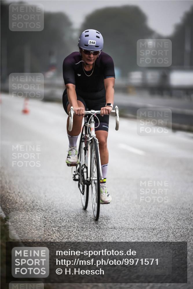 16.08.2026 - KN Förde Triathlon 2026 H.Heesch http://msf.ph/oto/9971571 16.08.2026 10:00:47 Radfahren 200, 246, 248 meine-sportfotos.de