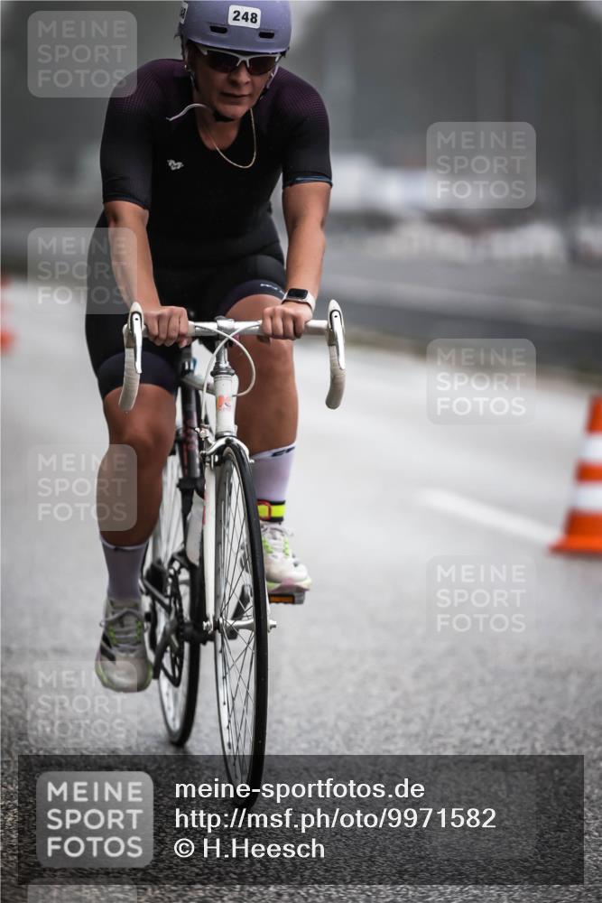 16.08.2026 - KN Förde Triathlon 2026 H.Heesch http://msf.ph/oto/9971582 16.08.2026 10:00:47 Radfahren 200, 246, 248 meine-sportfotos.de