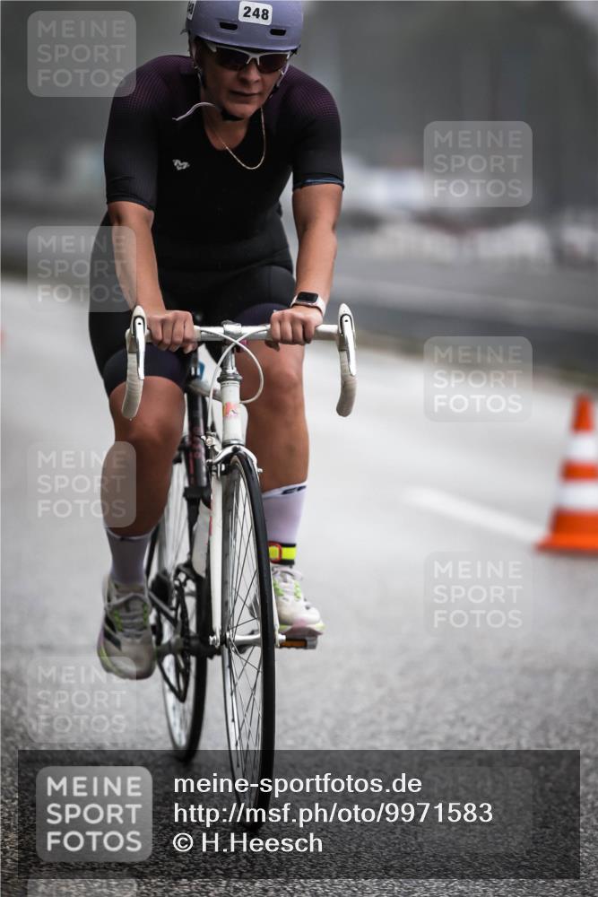 16.08.2026 - KN Förde Triathlon 2026 H.Heesch http://msf.ph/oto/9971583 16.08.2026 10:00:47 Radfahren 200, 246, 248 meine-sportfotos.de