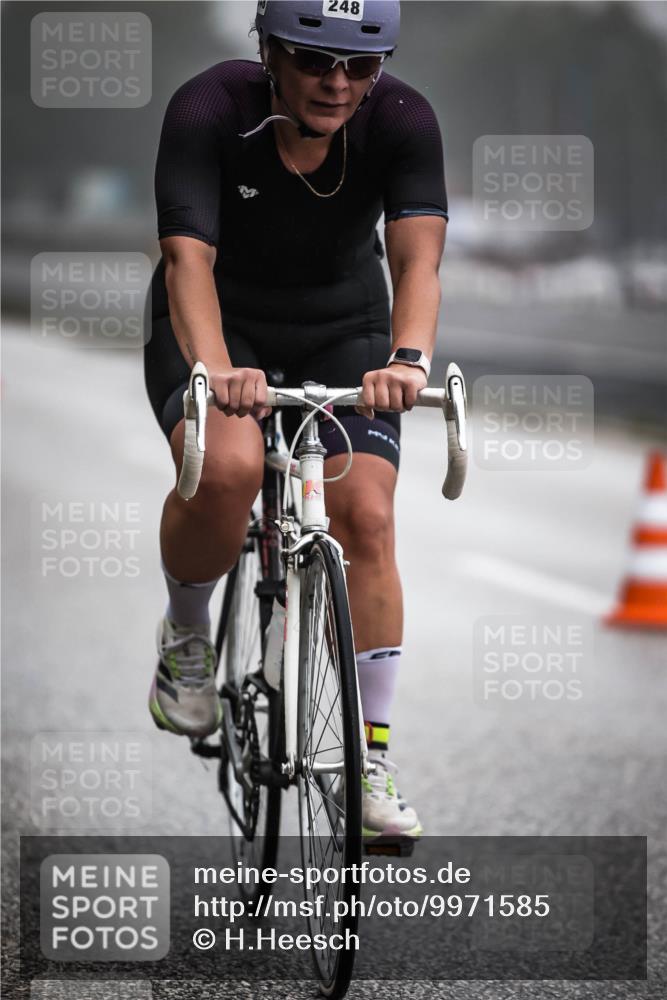 16.08.2026 - KN Förde Triathlon 2026 H.Heesch http://msf.ph/oto/9971585 16.08.2026 10:00:47 Radfahren 200, 246, 248 meine-sportfotos.de